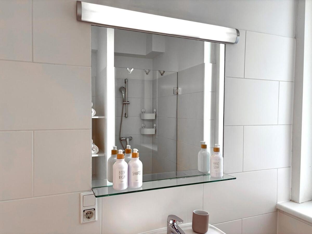 Bright - 3br - Fast Wifi - At Bus And Tram Station Apartment Wien